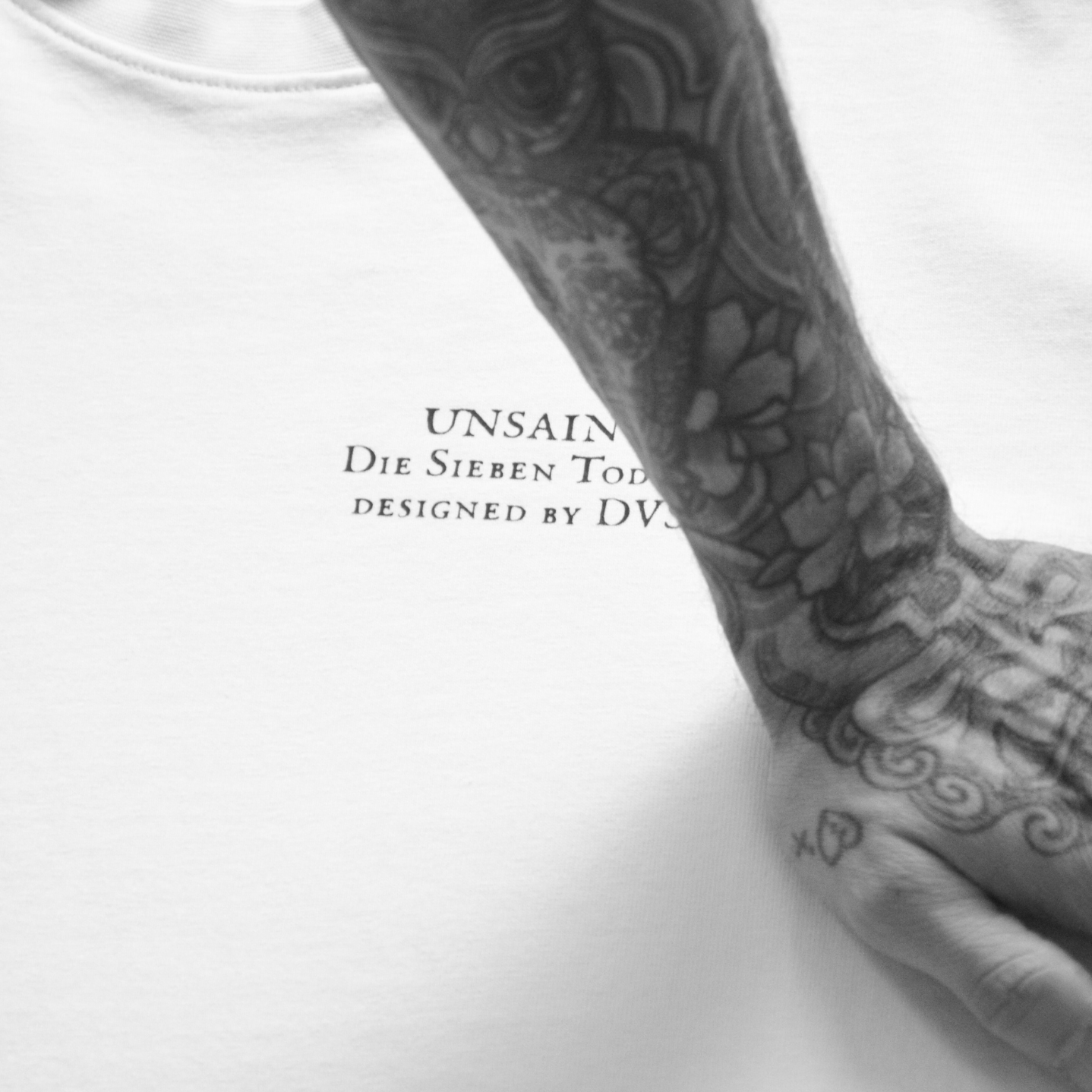 UNSAINTED OVERSIZED T-SHIRT