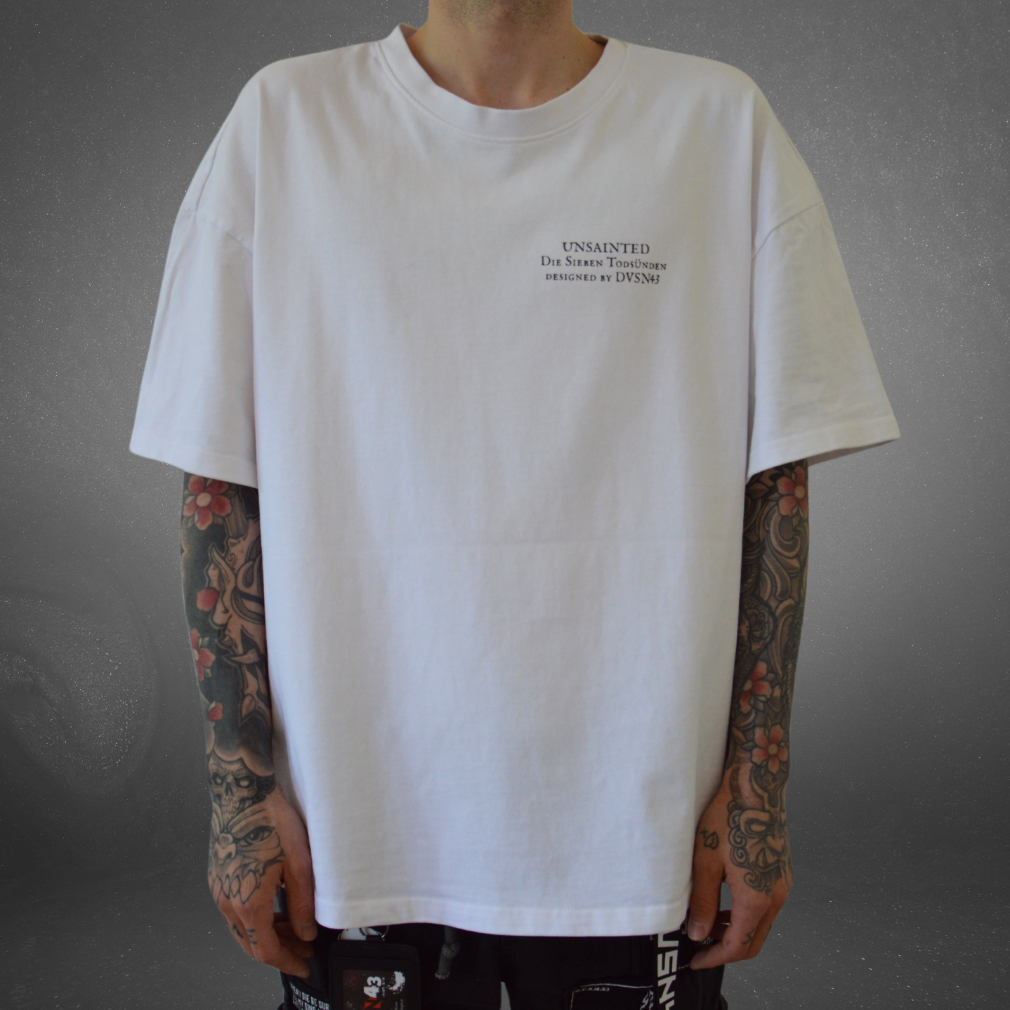 UNSAINTED OVERSIZED T-SHIRT