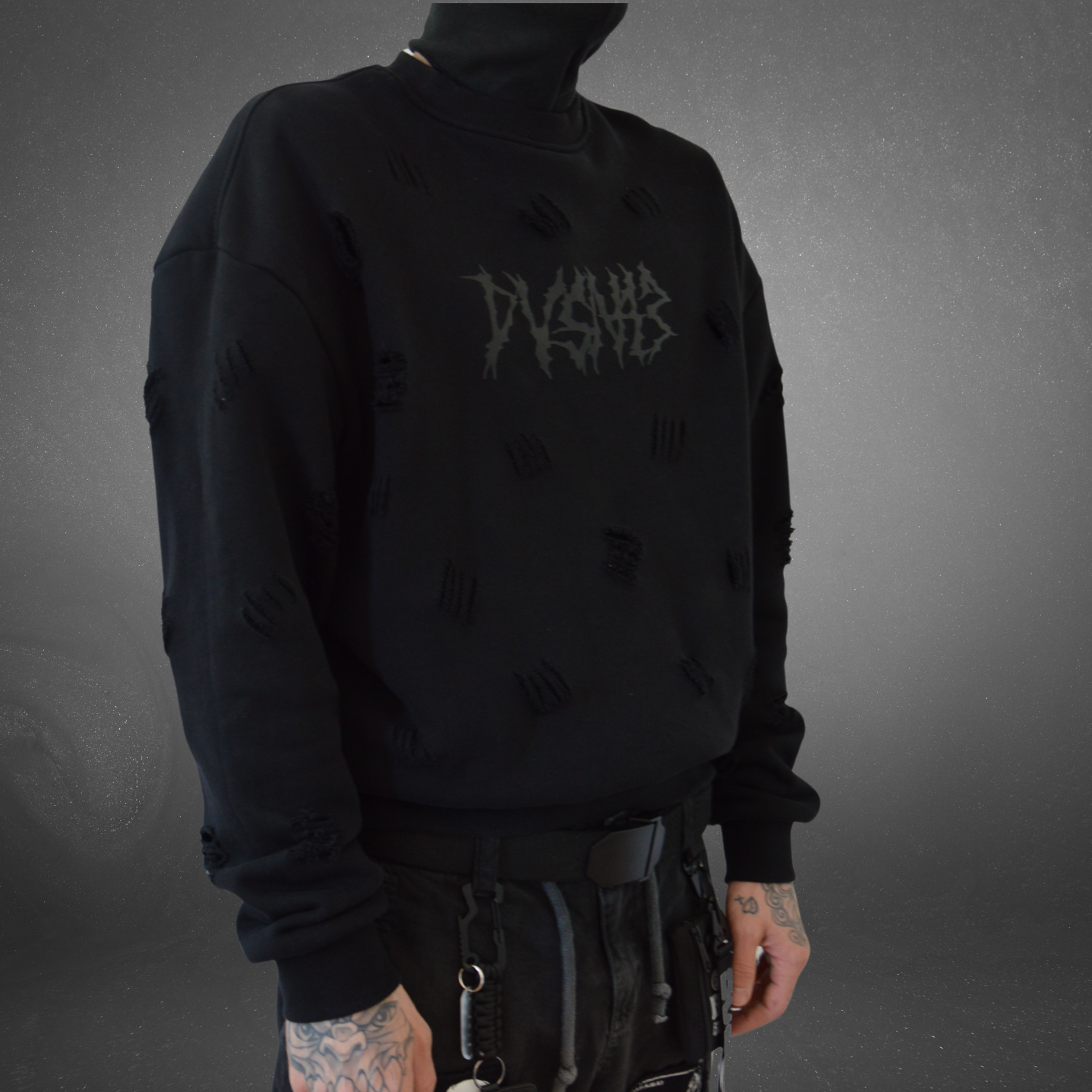 DISTRESSED SWEATER